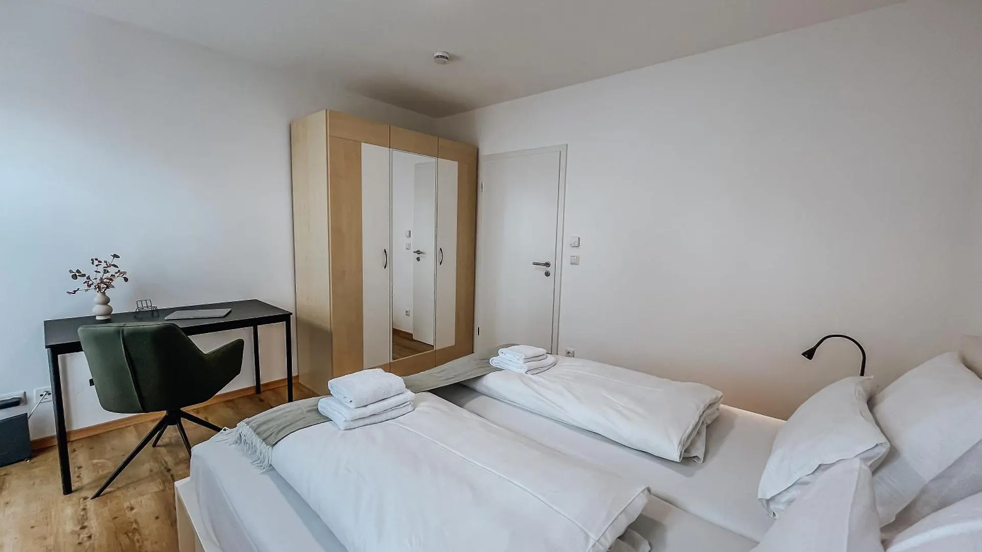 Schee Apartments Am Loepsinger Tor Noerdlingen 0*,  Germany